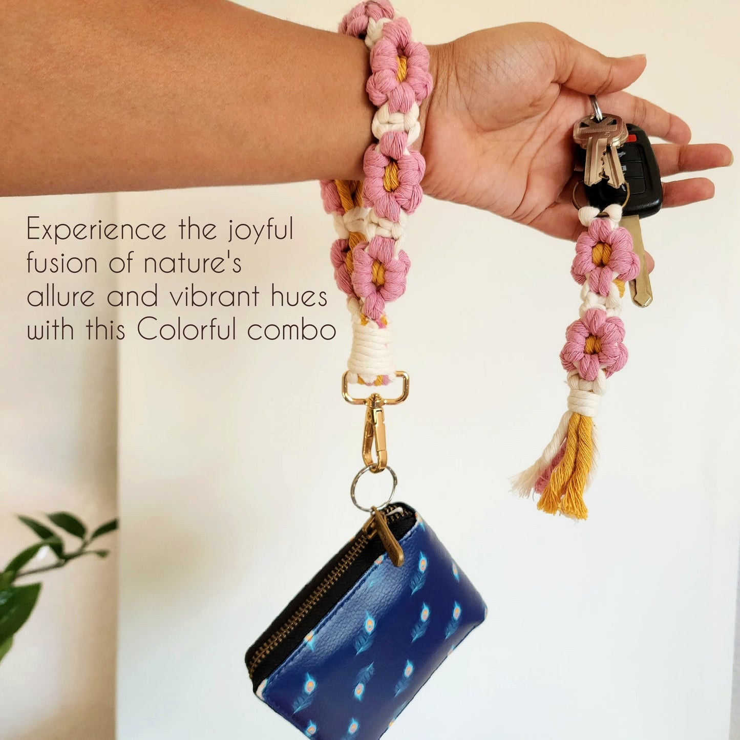 Macrame Daisy Flowers Wristlet & Keychain Set