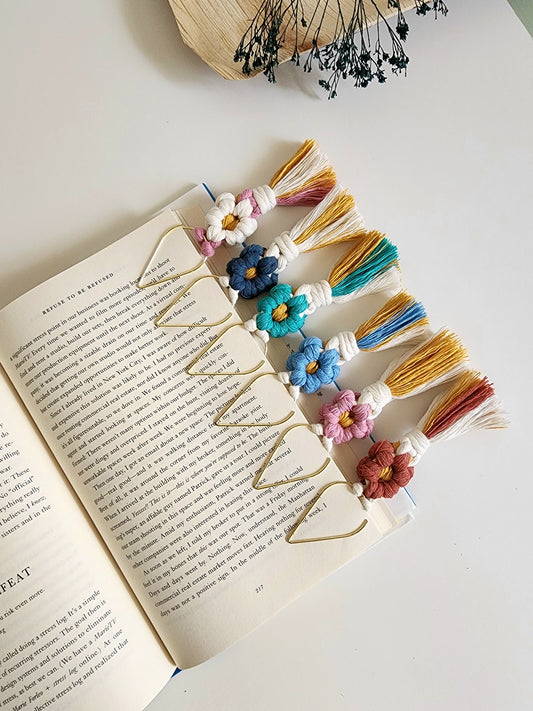 Macrame Daisy Flowers Bookmark Charm, Handmade Book Accessory