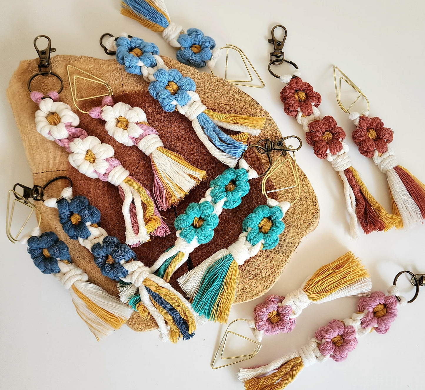 Macrame Daisy Flowers Bookmark and Keychain Set