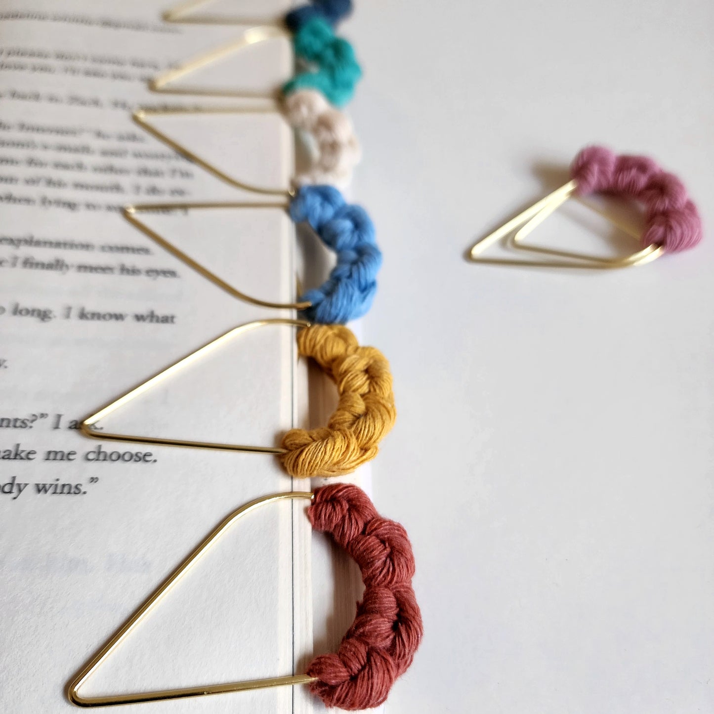 Macrame Minimalist Bookmark Charm, Handmade Book Accessory, Boho Gifts for Booklovers & Readers, Cute and Colorful Bookmarks / Stationery